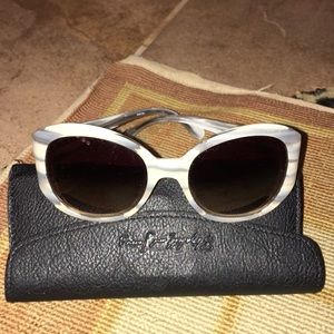 Sunnies/ includes case